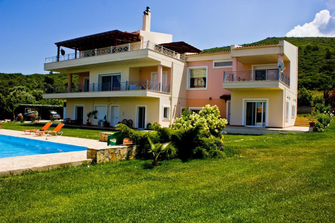 Brina'S Luxury Apartments Agioi Apostoloi  Buitenkant foto