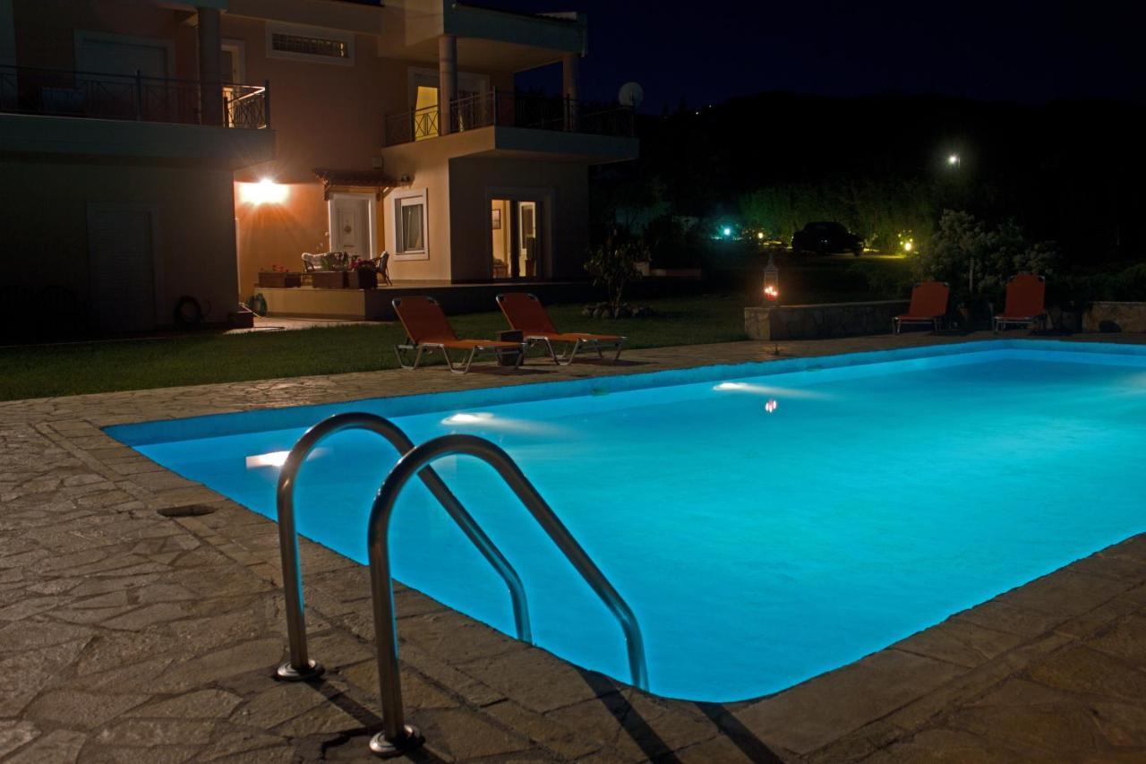 Brina'S Luxury Apartments Agioi Apostoloi  Buitenkant foto
