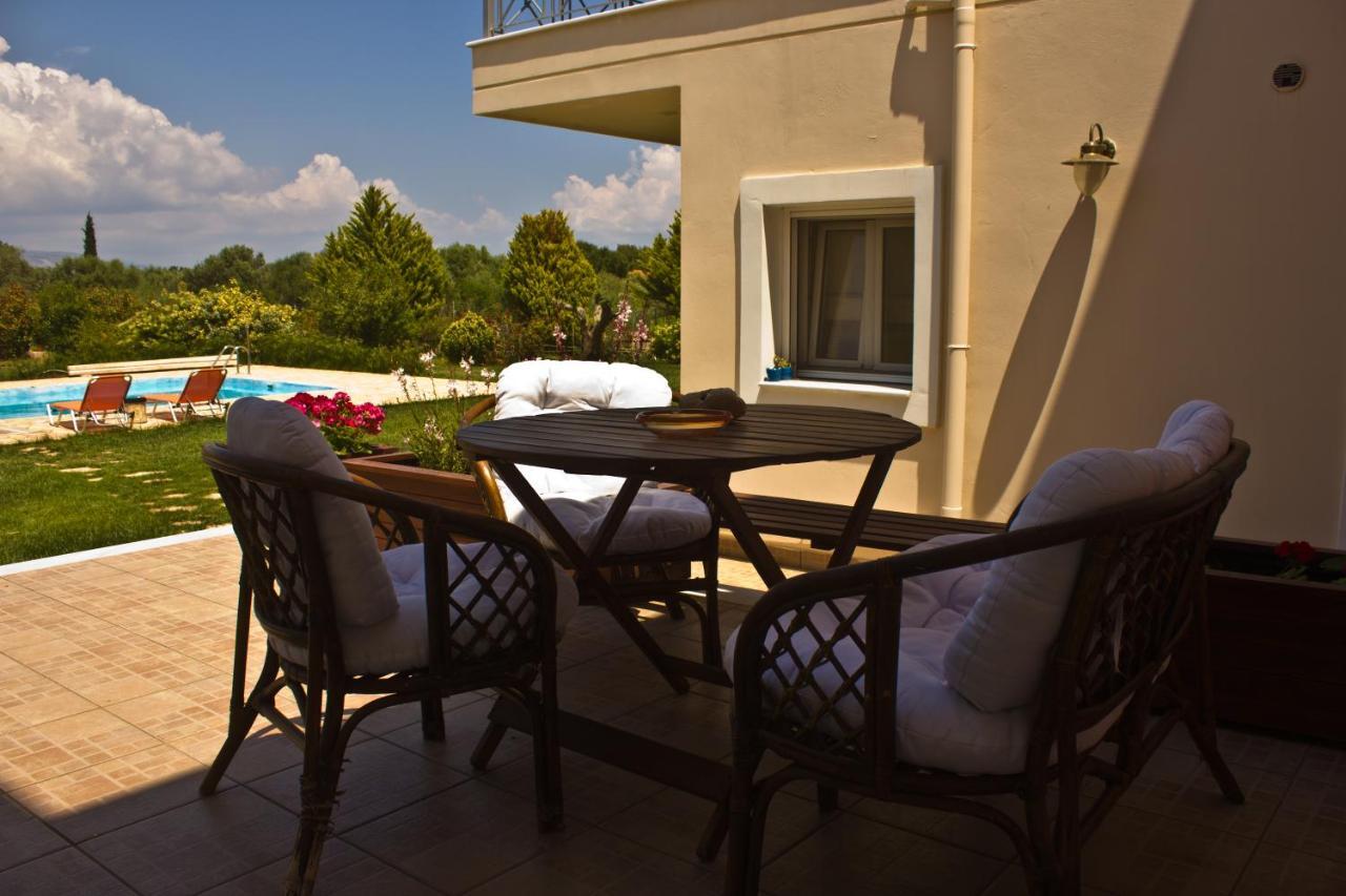 Brina'S Luxury Apartments Agioi Apostoloi  Buitenkant foto